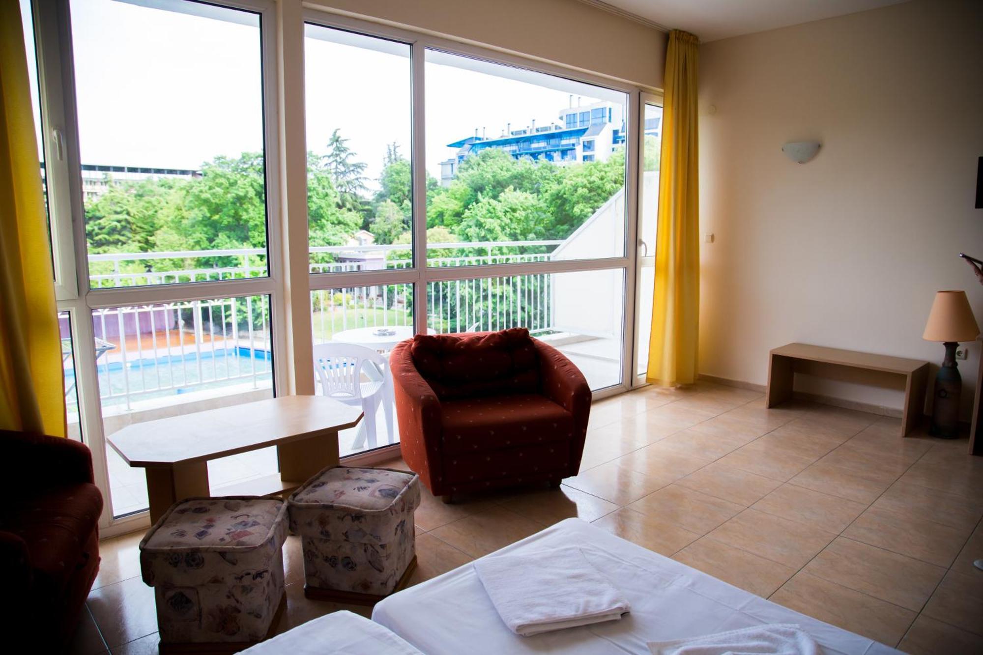 Хотел Рива Golden Sands Ngoại thất bức ảnh