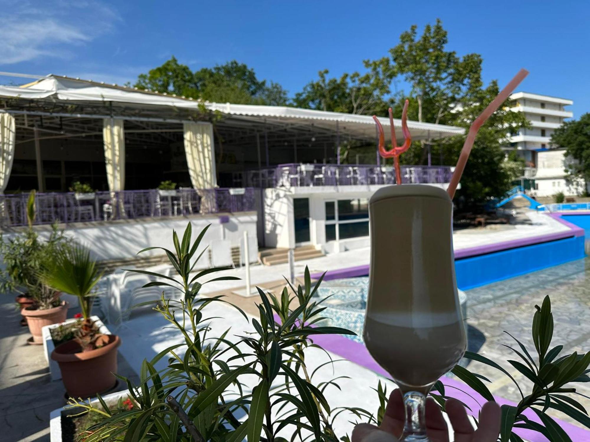 Хотел Рива Golden Sands Ngoại thất bức ảnh