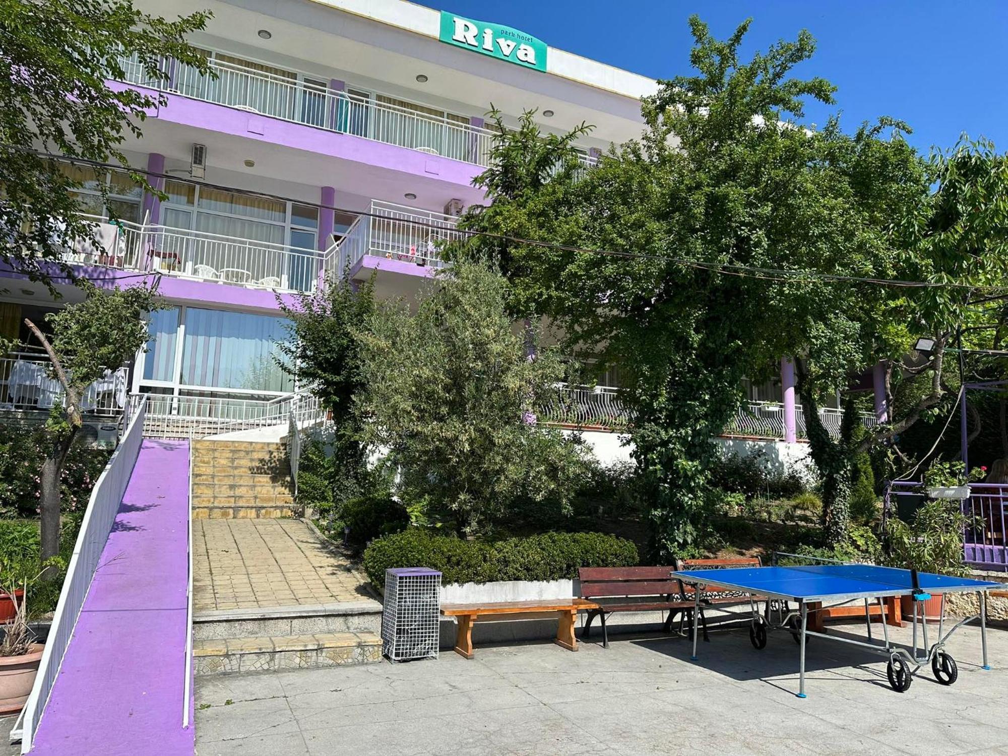 Хотел Рива Golden Sands Ngoại thất bức ảnh