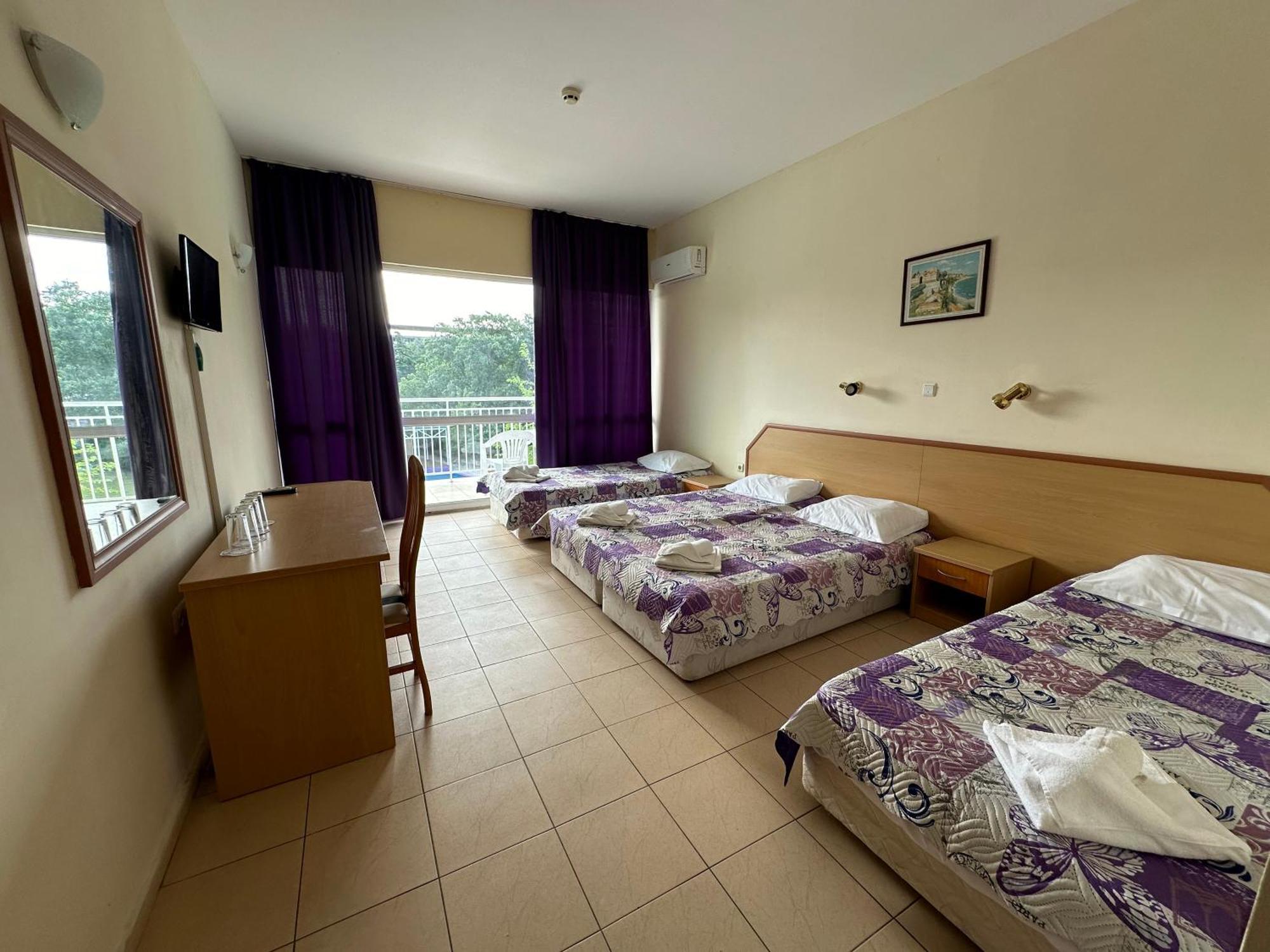 Хотел Рива Golden Sands Ngoại thất bức ảnh