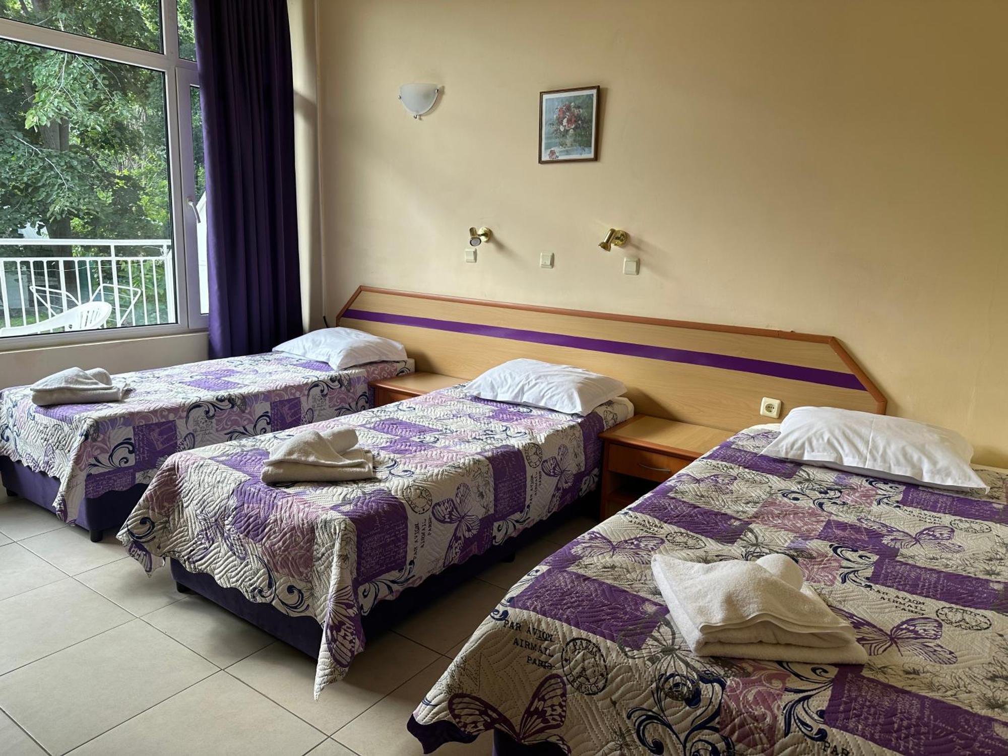Хотел Рива Golden Sands Ngoại thất bức ảnh