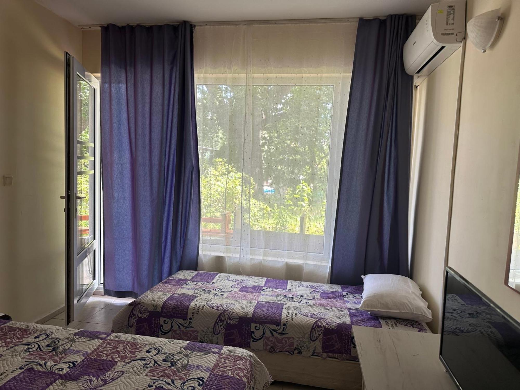 Хотел Рива Golden Sands Ngoại thất bức ảnh